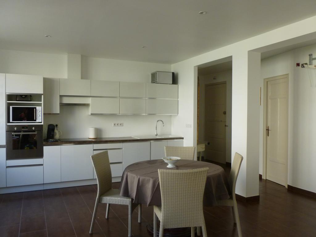 F3 Place Miot Apartment อฌักซิโอ้ ภายนอก รูปภาพ